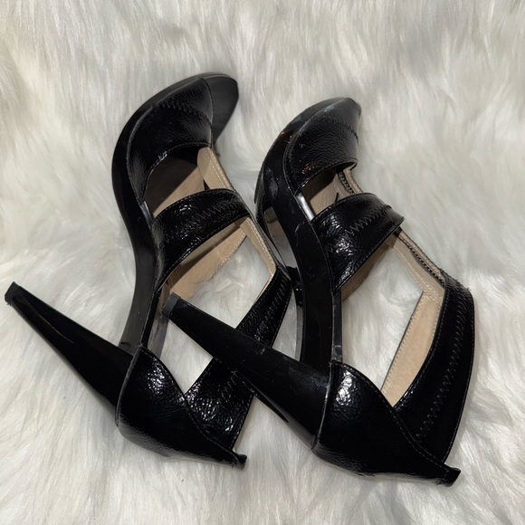 MICHAEL Michael Kors Black Heels with Side Zipper - Picture 6 of 11